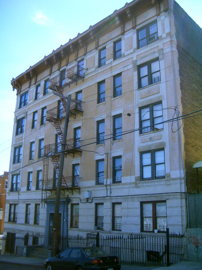 The Waterloo Apartments in Bronx, NY - Building Photo - Building Photo