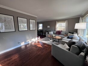 1336 N Eagle St in Naperville, IL - Building Photo - Building Photo