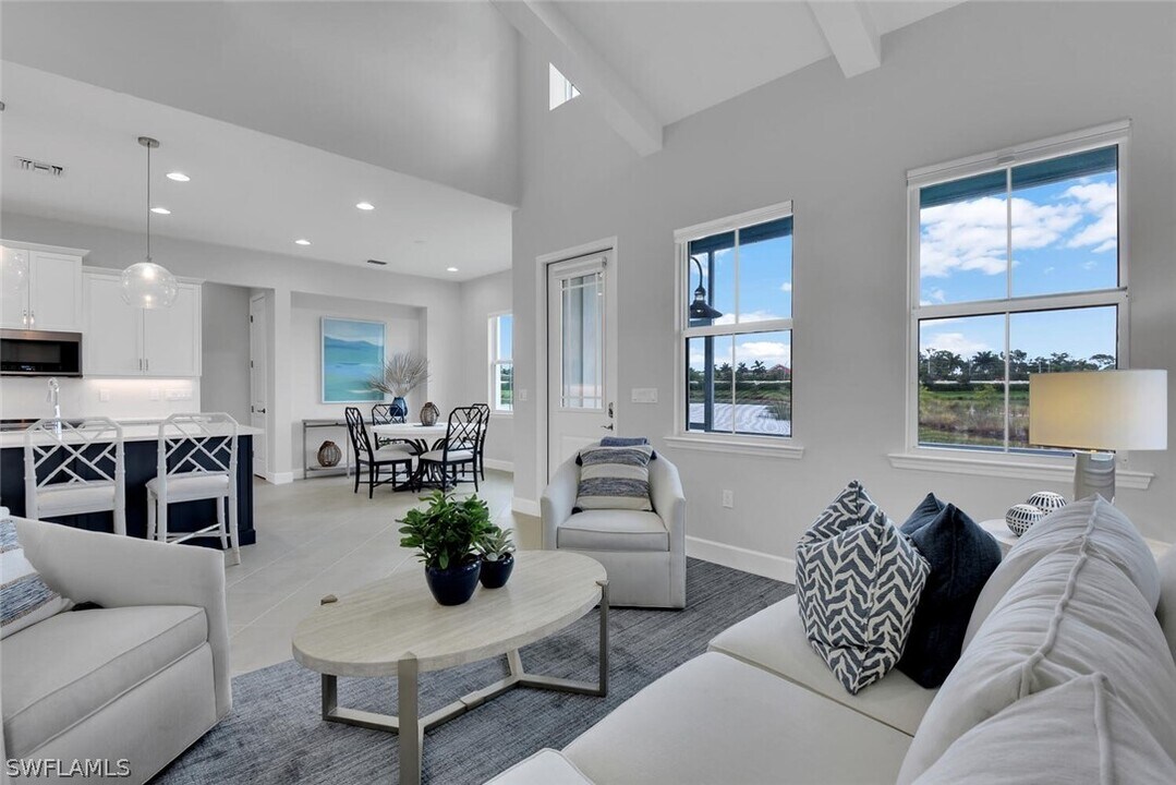 7124 Saona CT in Naples, FL - Building Photo