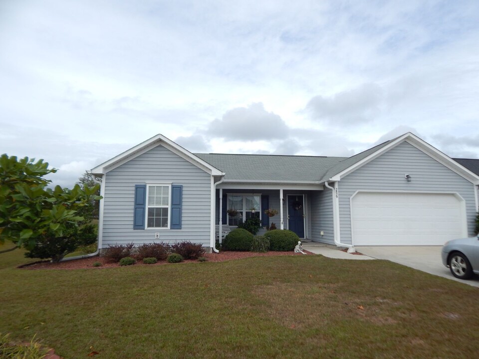 2829 Valor Dr in Wilmington, NC - Building Photo