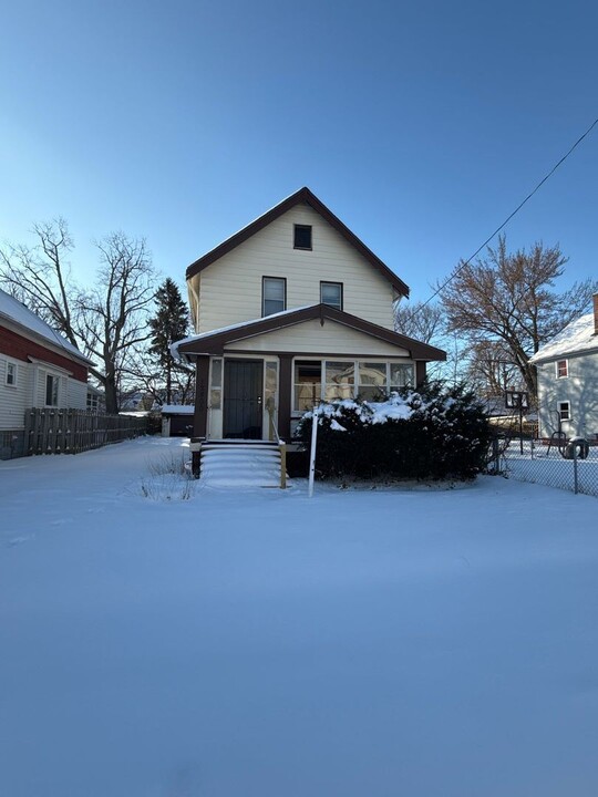 12800 Dove Ave in Cleveland, OH - Building Photo