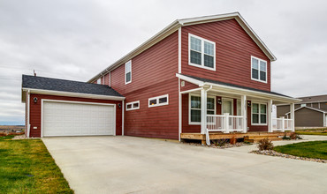 Townhomes on Bison & Cedar Ridge Twinhomes in Williston, ND - Building Photo - Building Photo