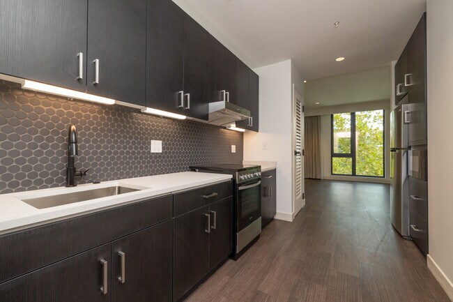 Artful Way in Asheville, NC - Foto de edificio - Interior Photo