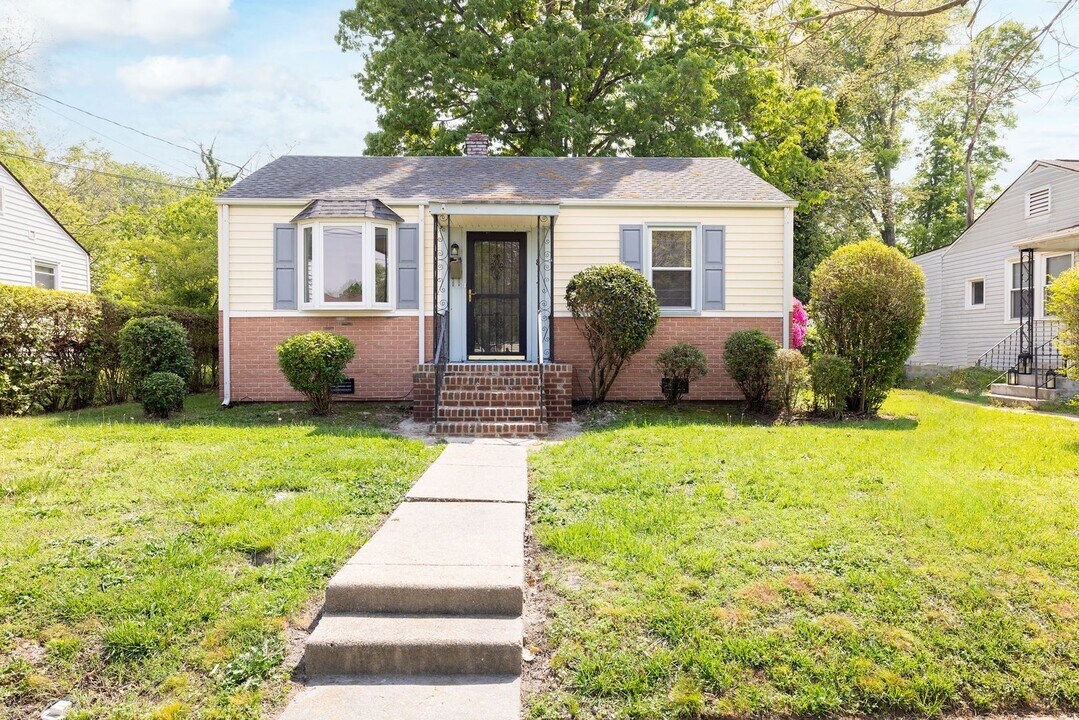 817 Cheatwood Ave in Richmond, VA - Building Photo