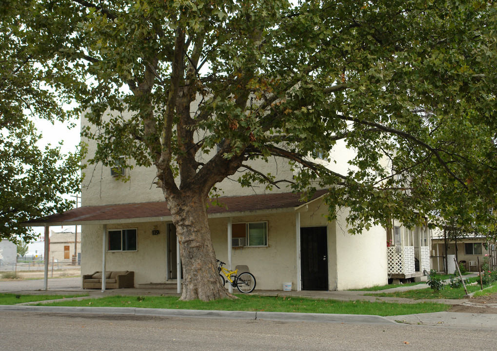 119 12th Ave N in Nampa, ID - Building Photo