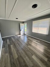 5523 Holborn Dr in St. Louis, MO - Building Photo - Building Photo