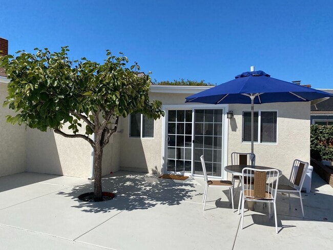 2404 Chatsworth Blvd, Unit Studio