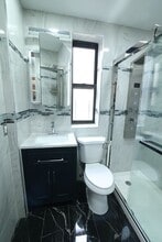 1711 Davidson Ave in Bronx, NY - Foto de edificio - Building Photo