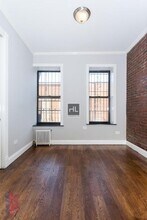 AVE. B, Unit 3A in New York, NY - Foto de edificio - Building Photo