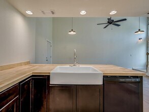 110 S Main St in Elgin, TX - Building Photo - Building Photo