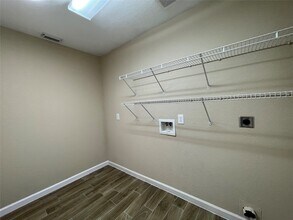 6110 Moran Crest Dr in Spring, TX - Foto de edificio - Building Photo