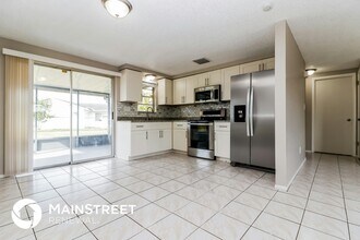 2115 Harrison Dr in Holiday, FL - Foto de edificio - Building Photo
