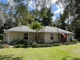 625 SW Beth Dr in Lake City, FL - Building Photo