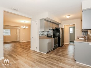 7601 Wycombe Dr N in Jacksonville, FL - Building Photo - Building Photo