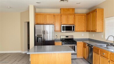 7374 S Garnet Creek St in Las Vegas, NV - Building Photo - Building Photo