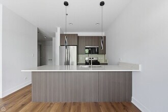 2354 N Washtenaw Ave in Chicago, IL - Building Photo - Building Photo