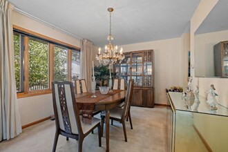 11405 Foxwoods Dr in Oak Lawn, IL - Building Photo - Building Photo