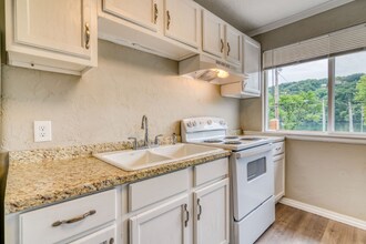 2806 MO-76 in Rockaway Beach, MO - Foto de edificio - Building Photo