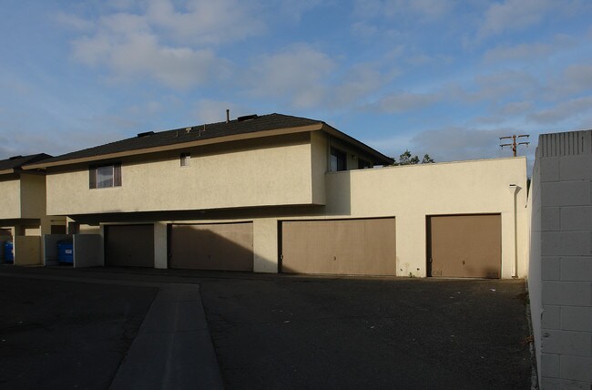 2118 S Euclid St in Anaheim, CA - Building Photo - Building Photo