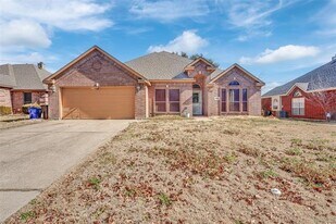 1653 Churchill Ln in Mansfield, TX - Building Photo