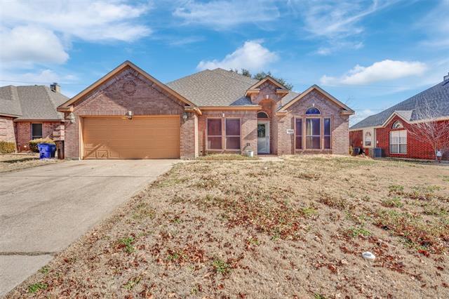 1653 Churchill Ln in Mansfield, TX - Building Photo
