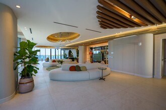 700 NE 24th St, Unit 4106 in Miami, FL - Building Photo - Building Photo