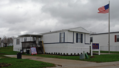 Deer Trace Pointe in Walton, KY - Building Photo - Building Photo