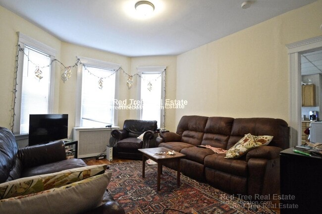 35 Chester St, Unit 2 in Boston, MA - Foto de edificio - Building Photo