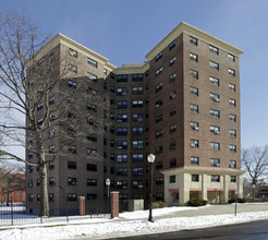 Levister Towers in Mount Vernon, NY - Foto de edificio - Building Photo