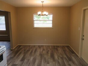 307 Hill St in Willis, TX - Building Photo - Building Photo