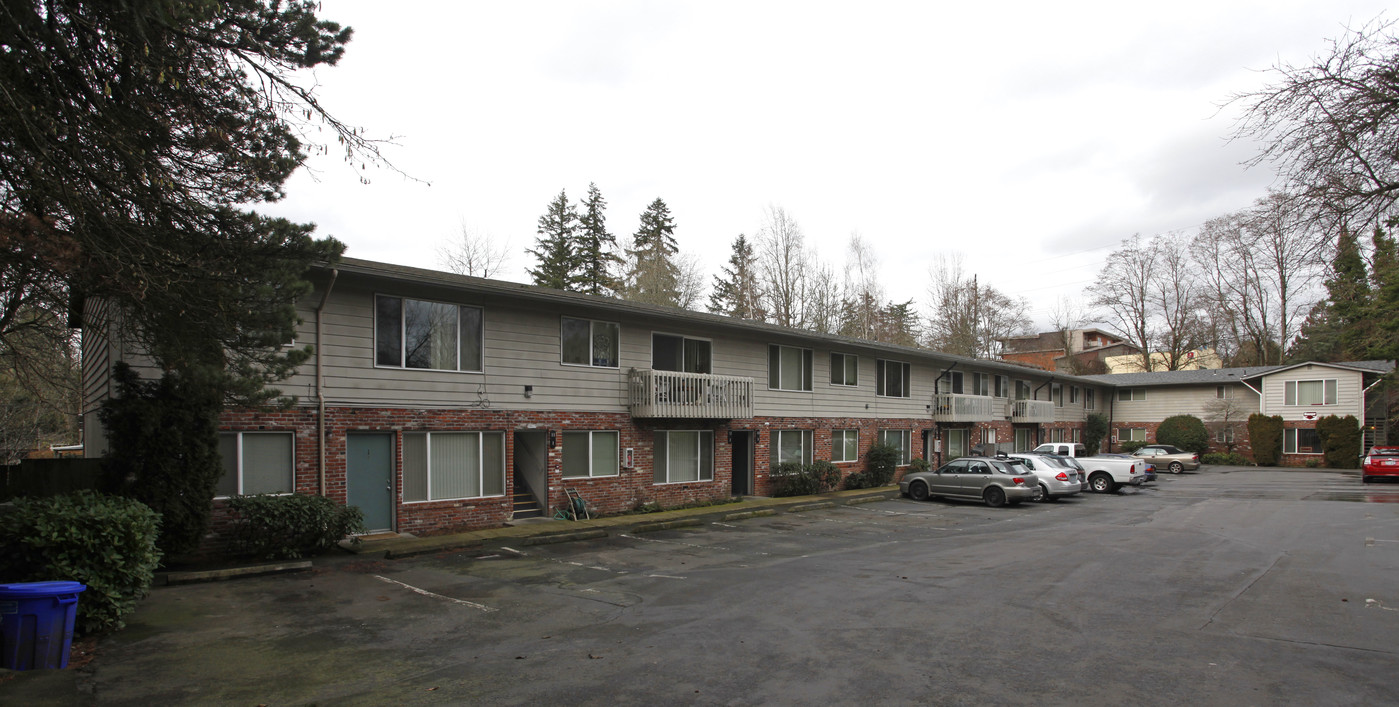 Churchill Gardens Apartments in Portland, OR - Foto de edificio