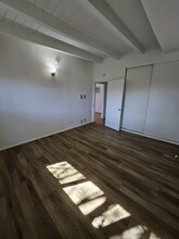 Holiday Manor in Studio City, CA - Building Photo - Building Photo