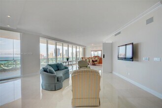 20155 NE 38th Ct in Aventura, FL - Building Photo - Building Photo