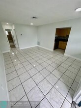 7311 Venetian St-Unit -2 in Miramar, FL - Building Photo - Building Photo