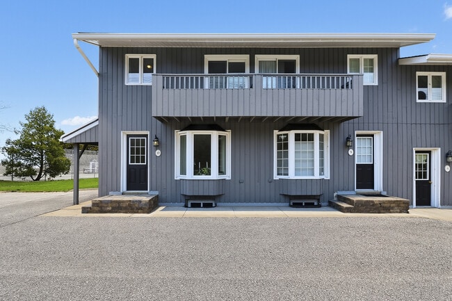 property at 139 Lakeshore Rd E