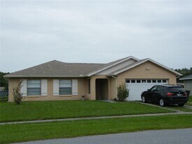 350 Buttonwood Dr in Kissimmee, FL - Building Photo