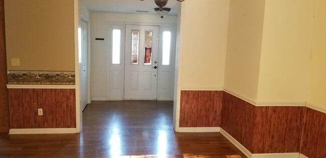 5323 Stephen Way in Charleston, WV - Foto de edificio - Building Photo