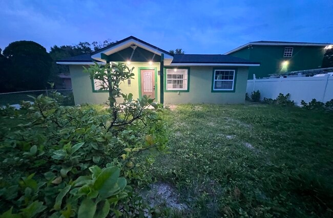 4709 15th Ave S in St. Petersburg, FL - Building Photo - Building Photo