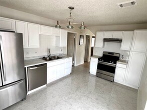 11527 Chickwood Dr in Houston, TX - Building Photo - Building Photo