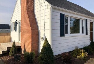27 Campbell Dr in Agawam, MA - Building Photo - Building Photo