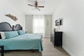 8101 Coconut Pl in Kissimmee, FL - Foto de edificio - Building Photo