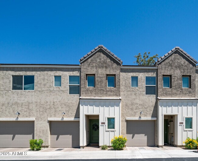 2292 W Harmont Dr in Phoenix, AZ - Building Photo - Building Photo
