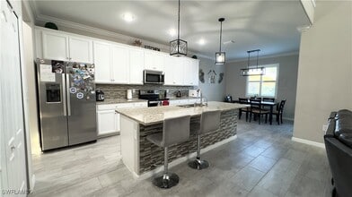 19641 The Pl Blvd in Estero, FL - Building Photo - Building Photo