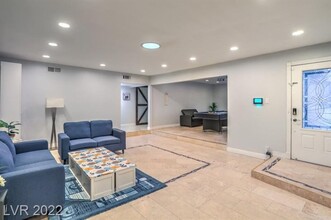 2505 Laurie Dr-Unit -Laurie Drive #A in Las Vegas, NV - Foto de edificio - Building Photo