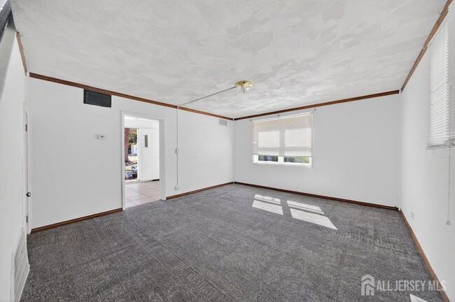 6 Farm Ln in Roosevelt, NJ - Building Photo - Building Photo