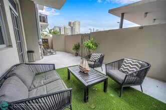 410 NW 1st Ave in Fort Lauderdale, FL - Building Photo - Building Photo