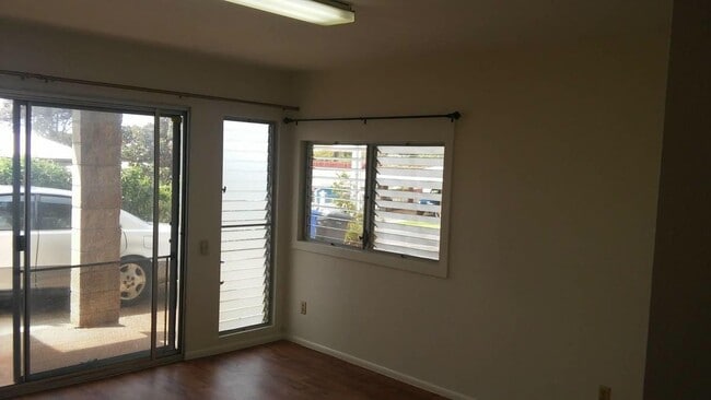 2277 Aumakua St, Unit Studio in Pearl City, HI - Foto de edificio - Building Photo