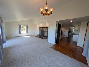 7956 E Fir St in Port Orchard, WA - Building Photo - Building Photo