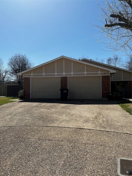 11913 Metmora Ct in Aledo, TX - Foto de edificio