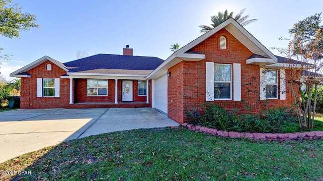 property at 816 W 8th St Cir